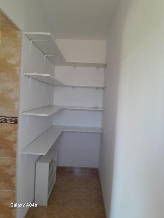 Închiriez apartament în vila