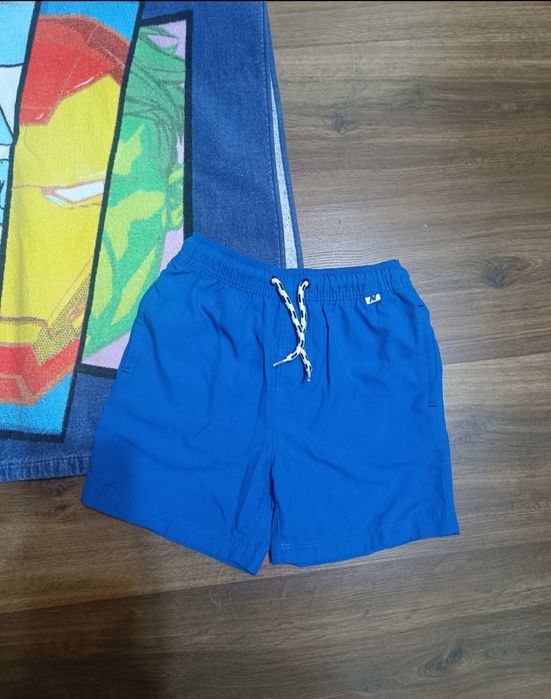 Хавлиено пончо Zara Avengers панталонки за плуване Next