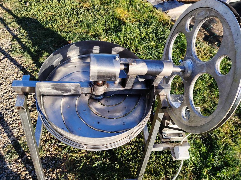 Mașină electrică pentru tăiat varză