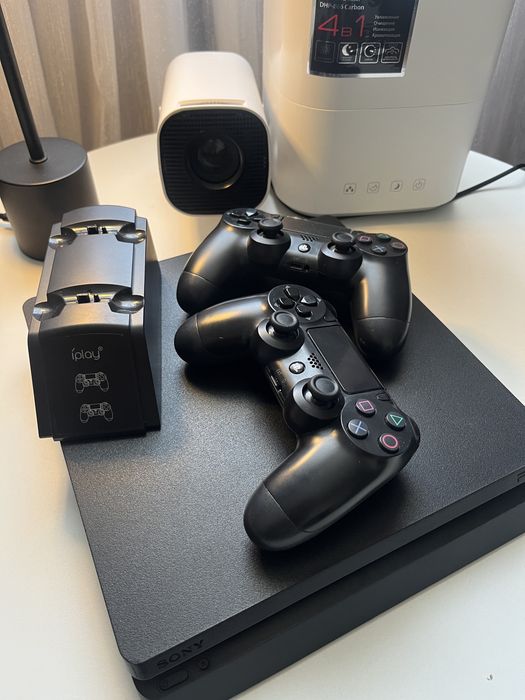 Продам Playstation 4 Slim 1TB