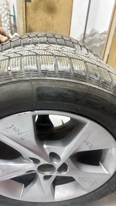 Продам зимние шины с дисками