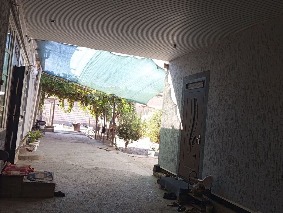 Карманада ховли сотилади