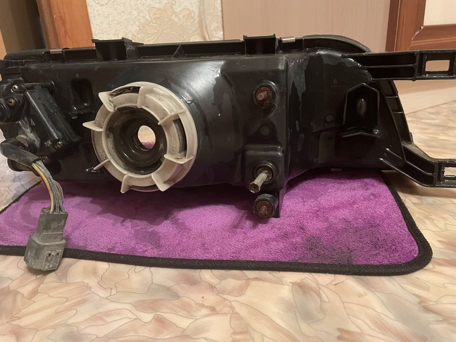 Продам комплект фар Nissan Almera n15