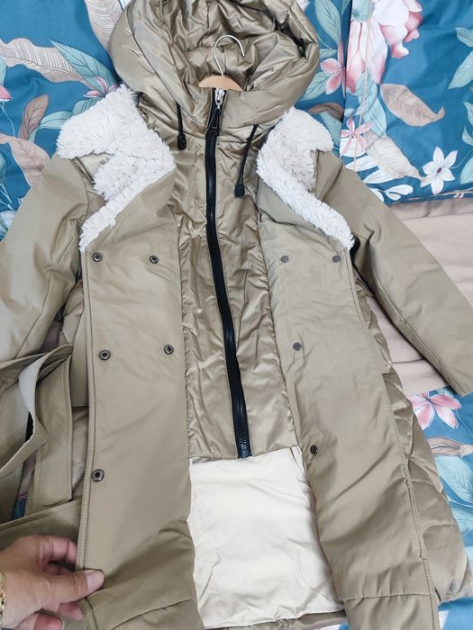 Продам пуховик зимний на девочку