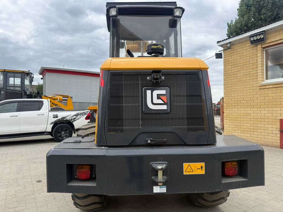 Фронтальный погрузчик LiuGong CLG835HMAX