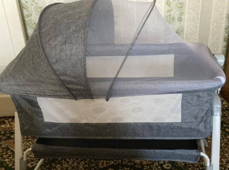 Продам детскую кровать-манеж.