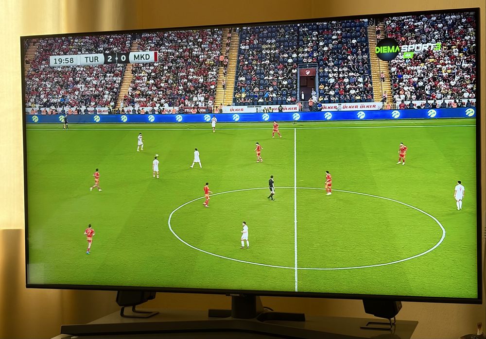 Samsung 50" Crystal UHD 4K Smart TV