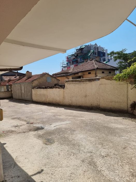 Дава се под наем Гараж / Паркомясто в Варна, Цветен квартал - 17 кв.м за 102 € - Снимка #3