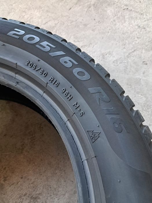 4 anvelope iarnă 205 60 r16 Pirelli