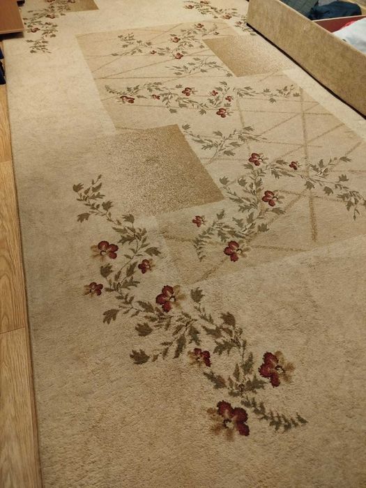 Продам ковёр из натуральной шерсти.