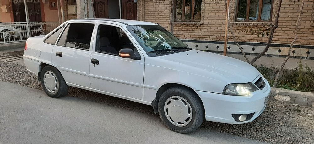 Срочна продам нехиа2 1.6 люкс