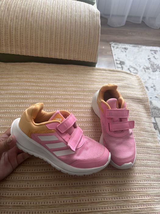Кроссовки adidas