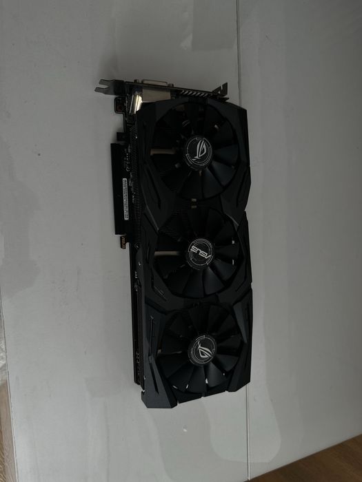 GTX 1070 Asus ROG Srtrix