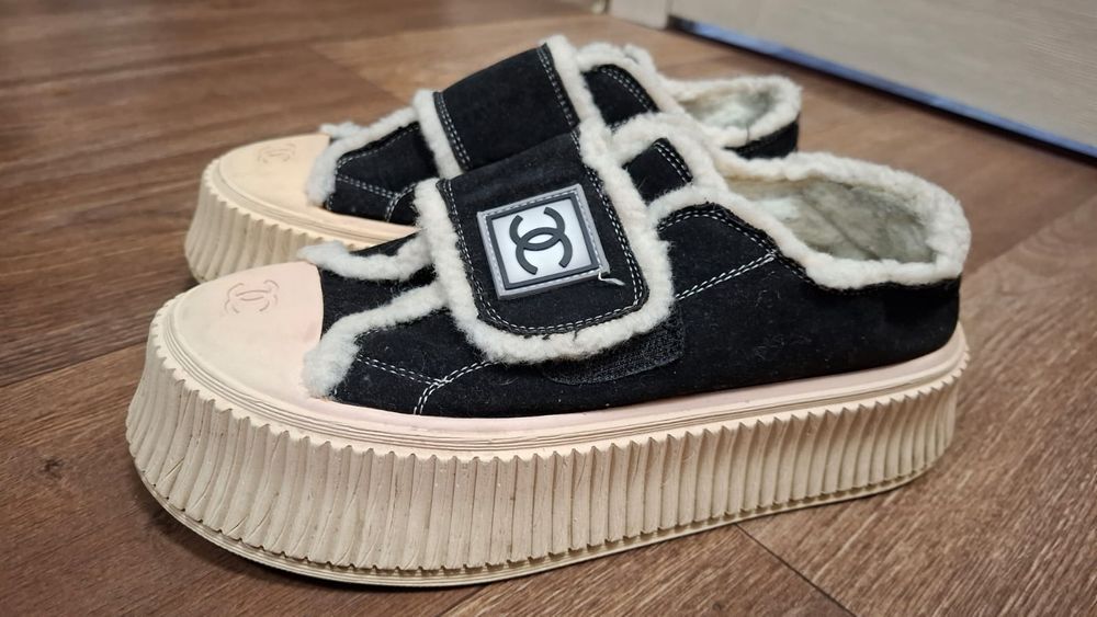 Эти черные зимние кеды/слипоны — модель Chanel