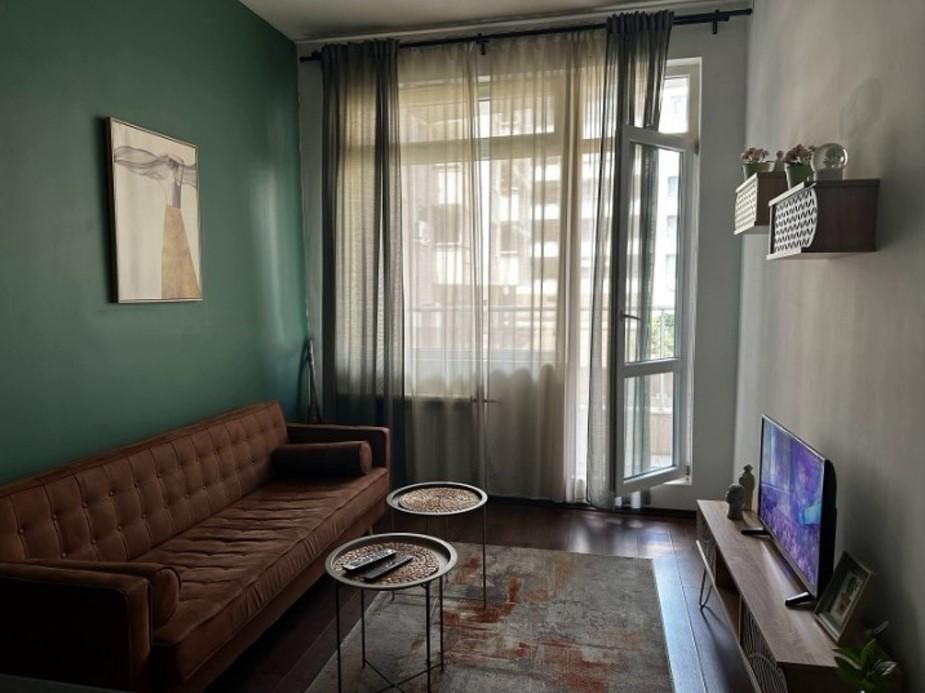 Дава се под наем Тристаен апартамент в София, Витоша - 85 кв.м за 600 € - Снимка #1