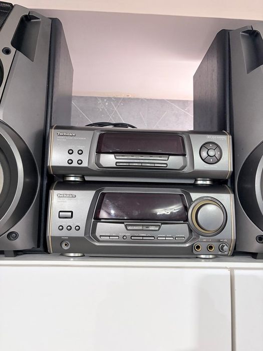 Продам муз центр техникс