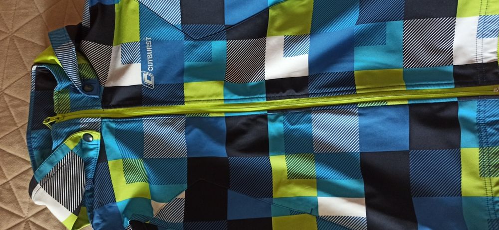 Яке за дъжд и вятър