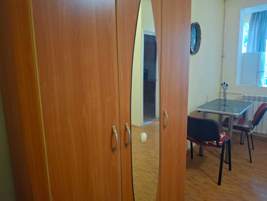 Închiriez apartament