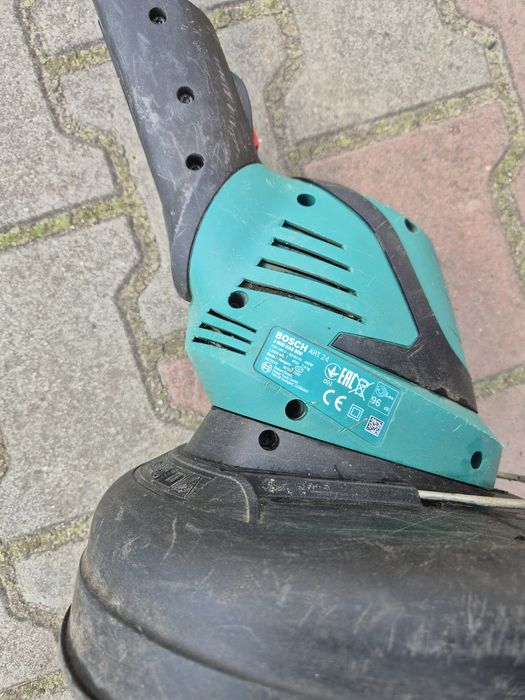 Vind Trimmer electric Bosch cu fir