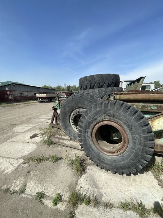 Шины с дисками на скреперы Моаз, Маз