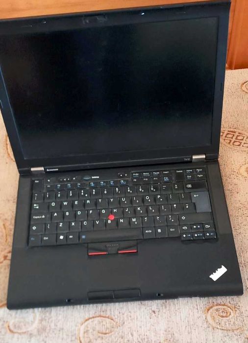 Лаптоп Lenovo T410 с Windows 10