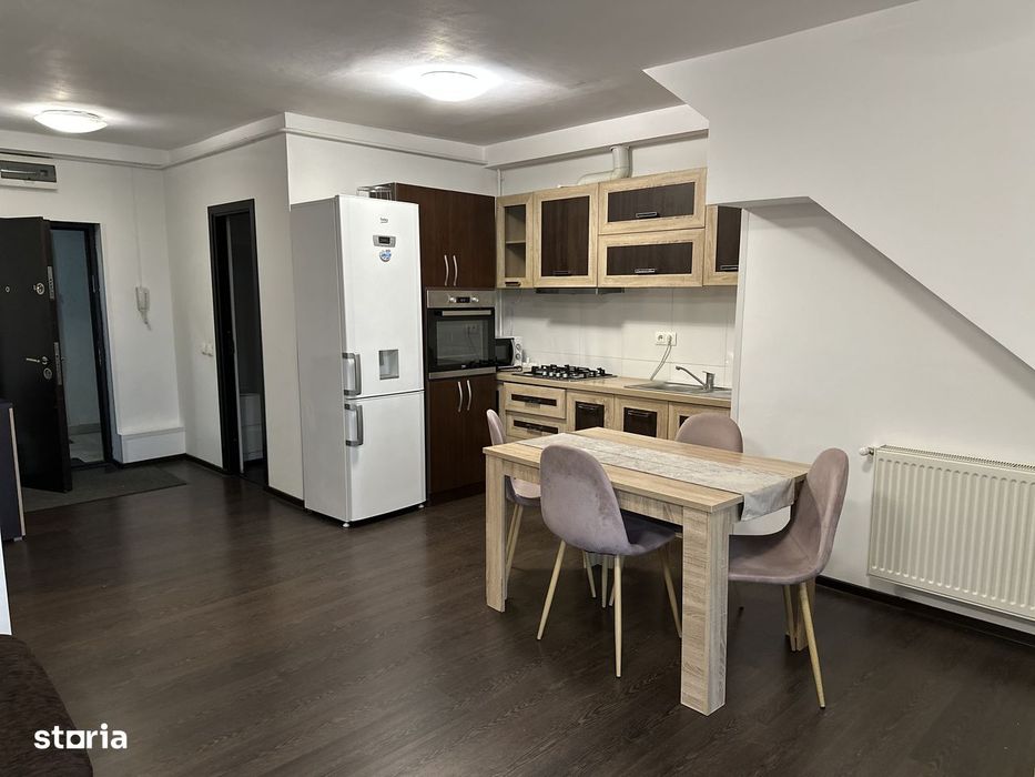 Apartament cu 3 camere ( duplex ) de închiriat