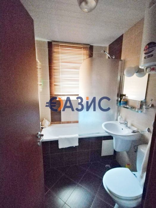 Продава се Тристаен апартамент в к.к. Слънчев бряг - 100 кв.м за 1295 €/кв.м - Снимка #2