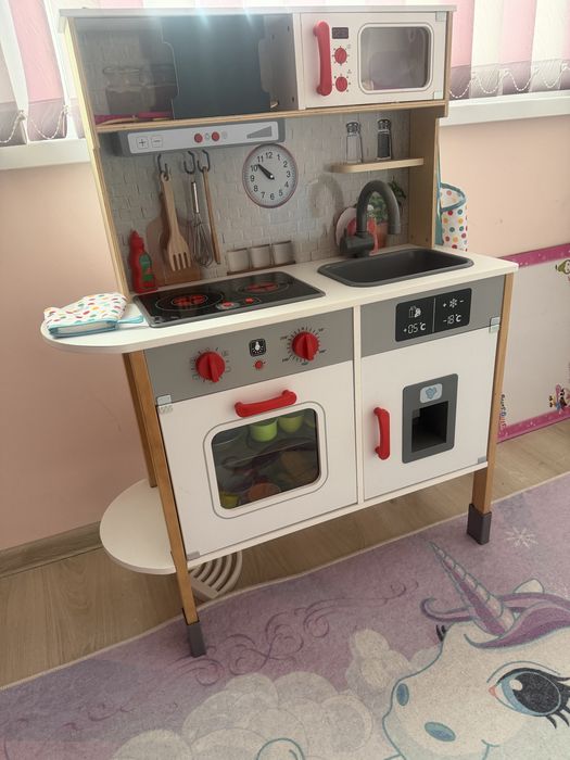 Детска кухня почти нова