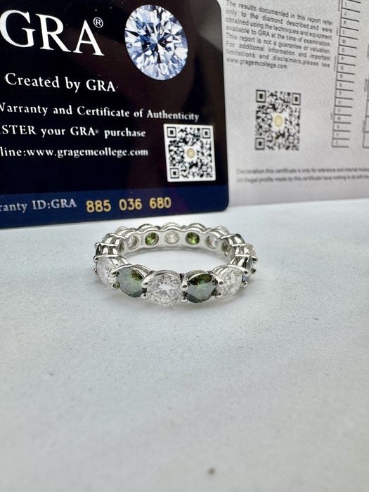 Сребърен пръстен с мойсанит (Диамант) 7.5 карата