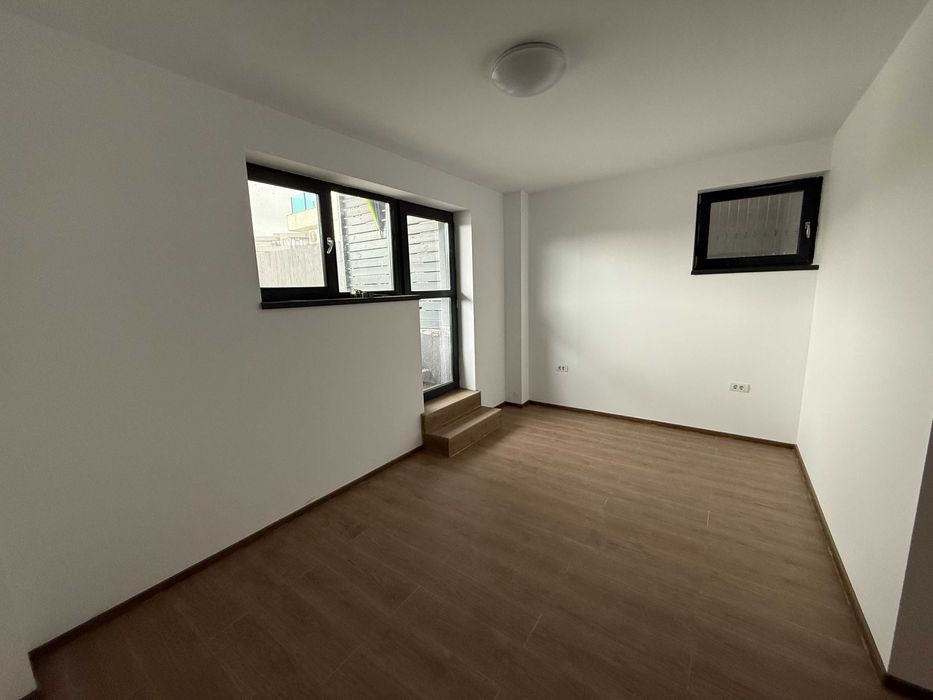 Spațiu semidemisol de vânzare – ideal pentru investiție / business, Mamaia Nord