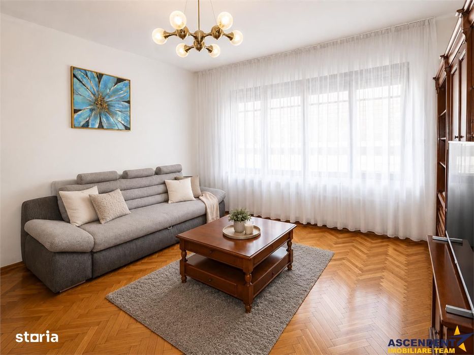 Resedinta luminoasa,farmec autentic,etaj 1, intimitate, acces facil, P