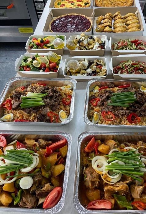 бауырсаки плов манты чебуреки пироги салаты