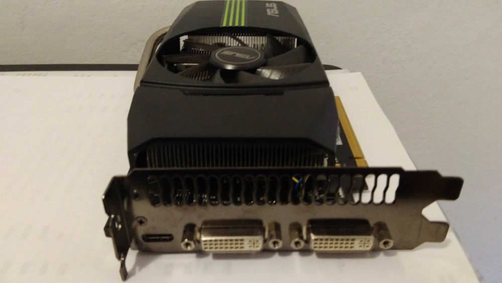 Placa video ASUS GeForce GTX 460, de colectie