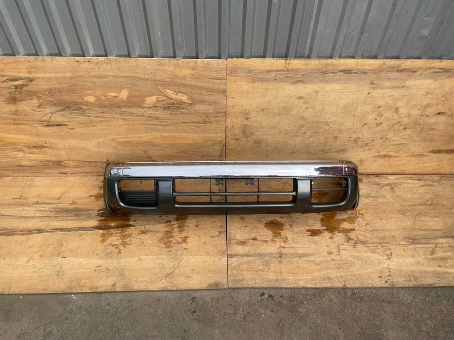 Бампер передний на Ниссан Террано R50