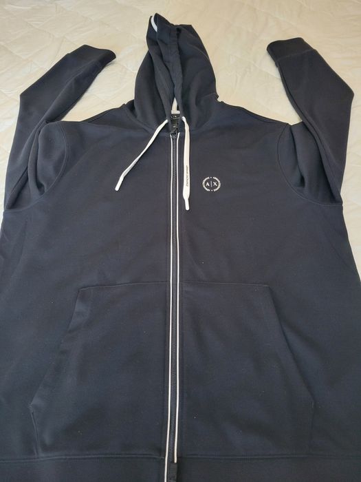 Продавам оригинален  екип Armani exchange