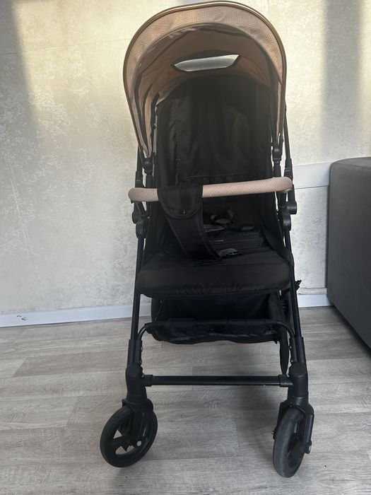 Продаётся детская коляска в отличном состоянии