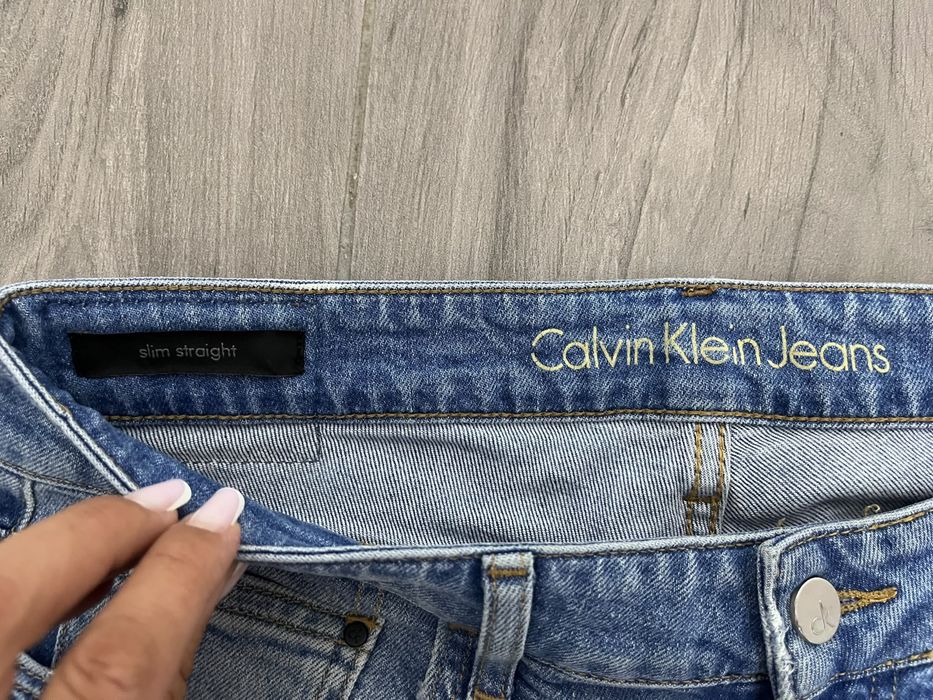 Blugi Calvin Klein de vanzare