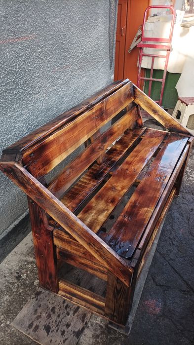 Продам скамейку из паллет.