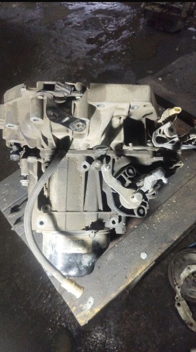 Коробка механика и автомат акпп на Рено Дастер