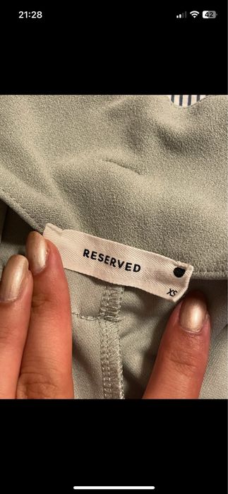 Pantaloni XS Reserved verde deschis
