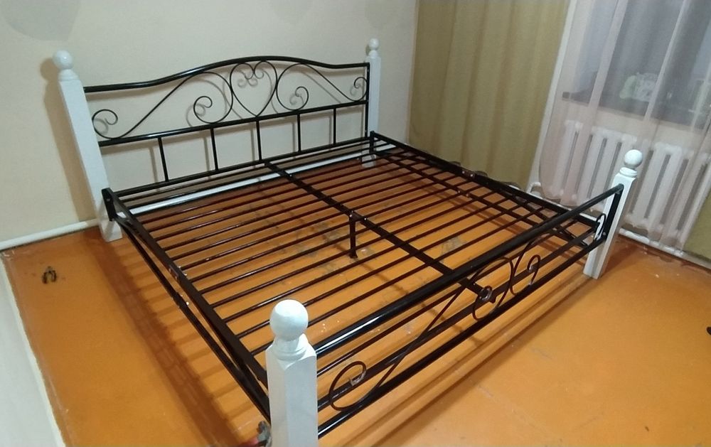 Кровать кованная