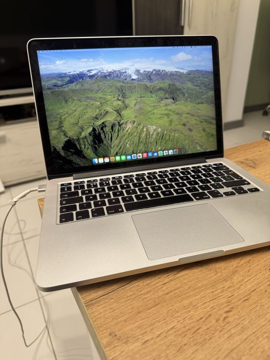 Macbook Pro 13 early 2015 MacOS + Windows 10 Pro