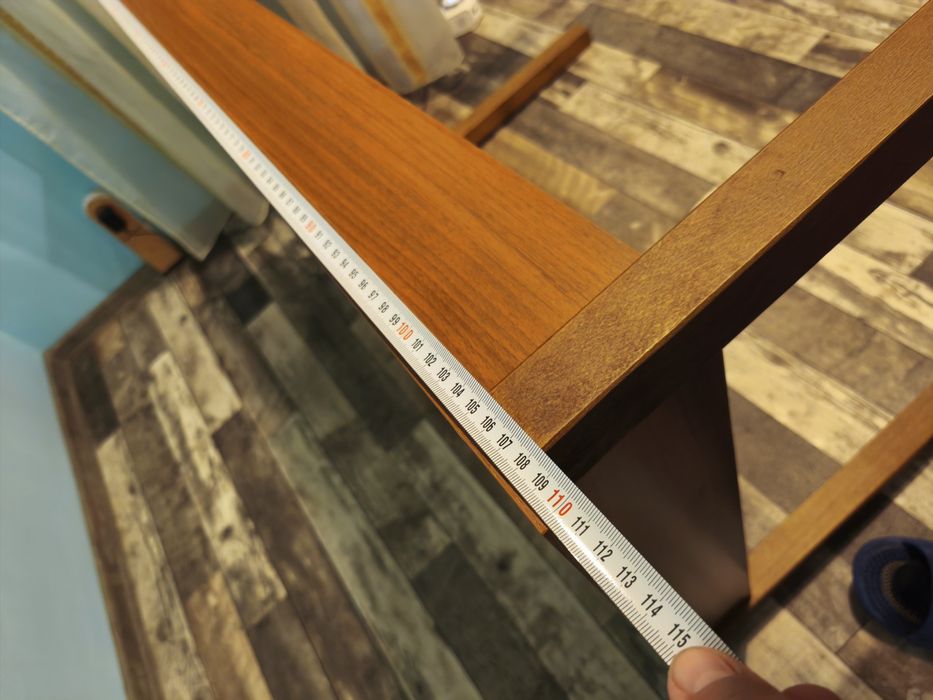 Маса  – стабилна и запазена