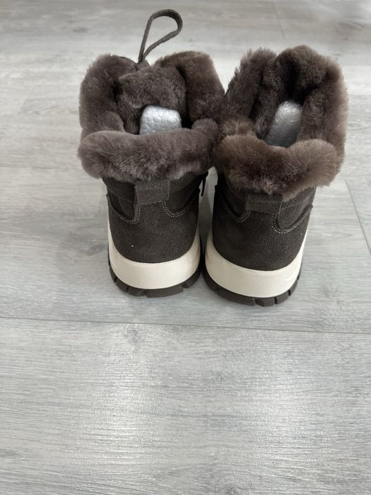 Жениские Кроссовки