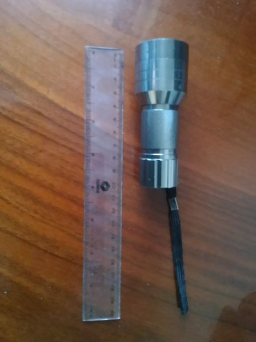 Lanterna led cu corp metalic