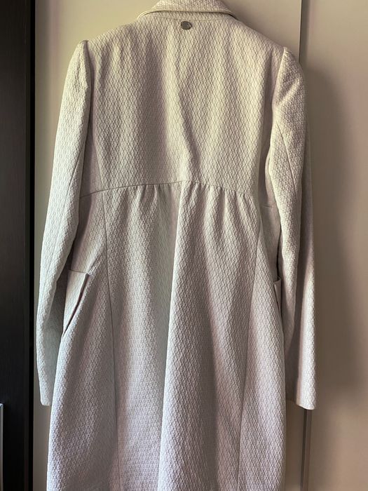 Vand palton marca Marie Mero alb, marimea 40-42