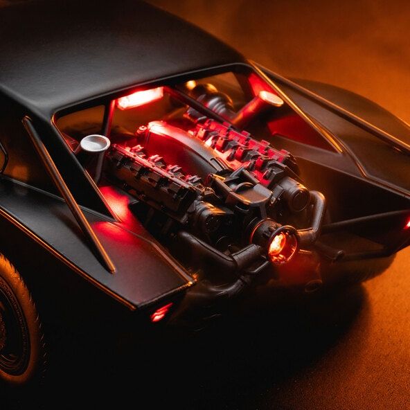 Macheta batmobil cu figurina 1/18