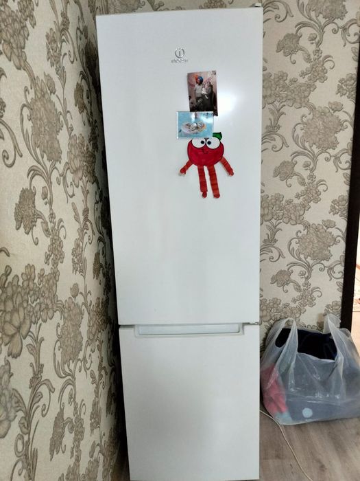 Продам холодильник