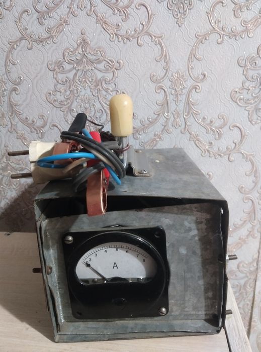 Зарядное устройство автомабильный