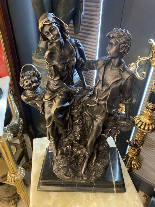 Statueta indragostiti